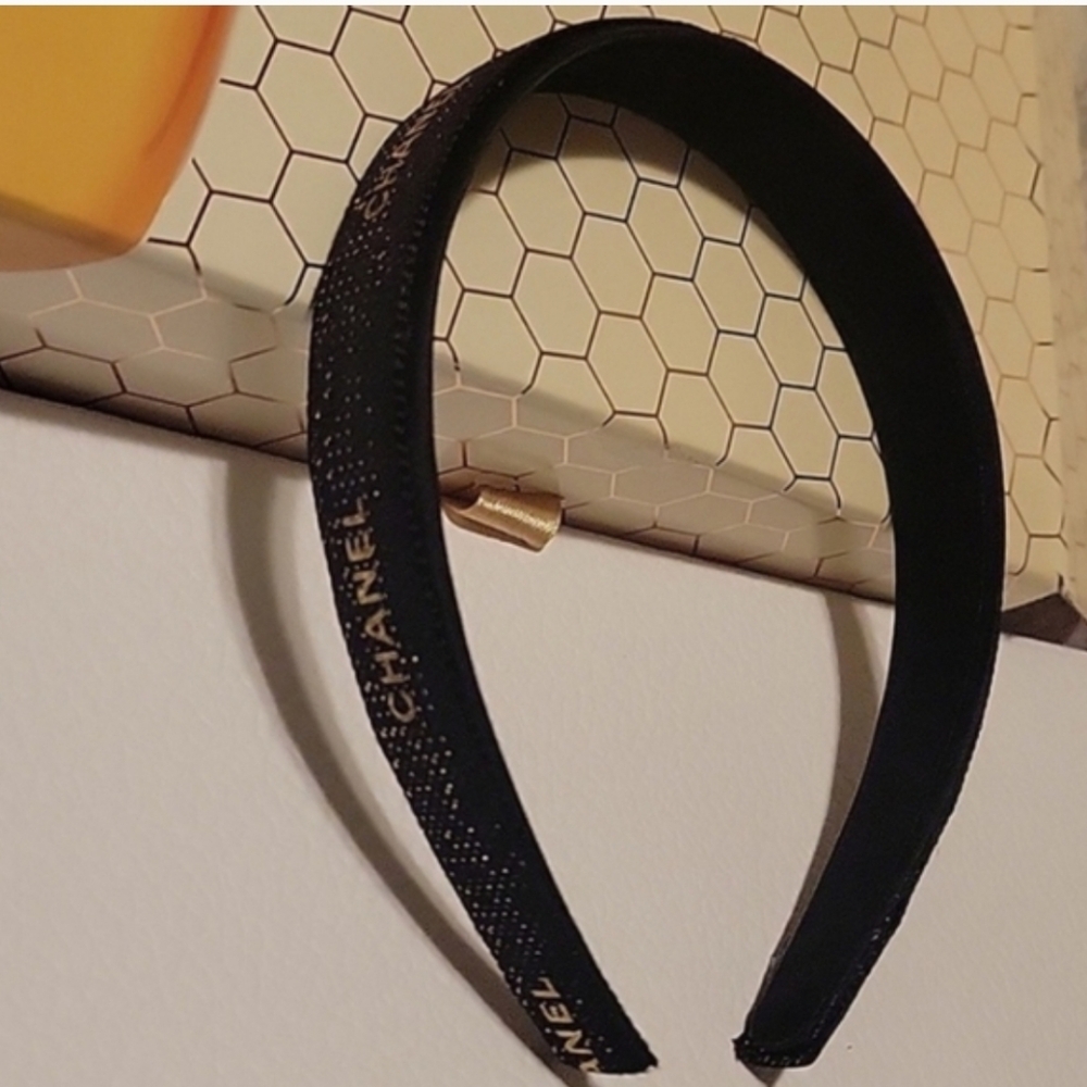 CHANEL Black and Gold Hairband - Picture 4 of 4